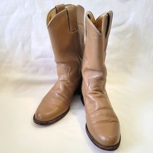 Justin Woman's Tan Roper Boots size 5.5B